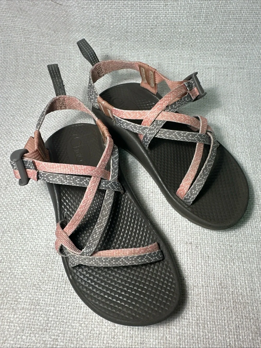 Chaco Girls Pink & Gray Strappy Sandals with Black Footbed Size 2